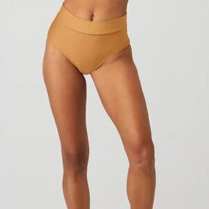 Alo Yoga Airlift shorts, L, Toffee